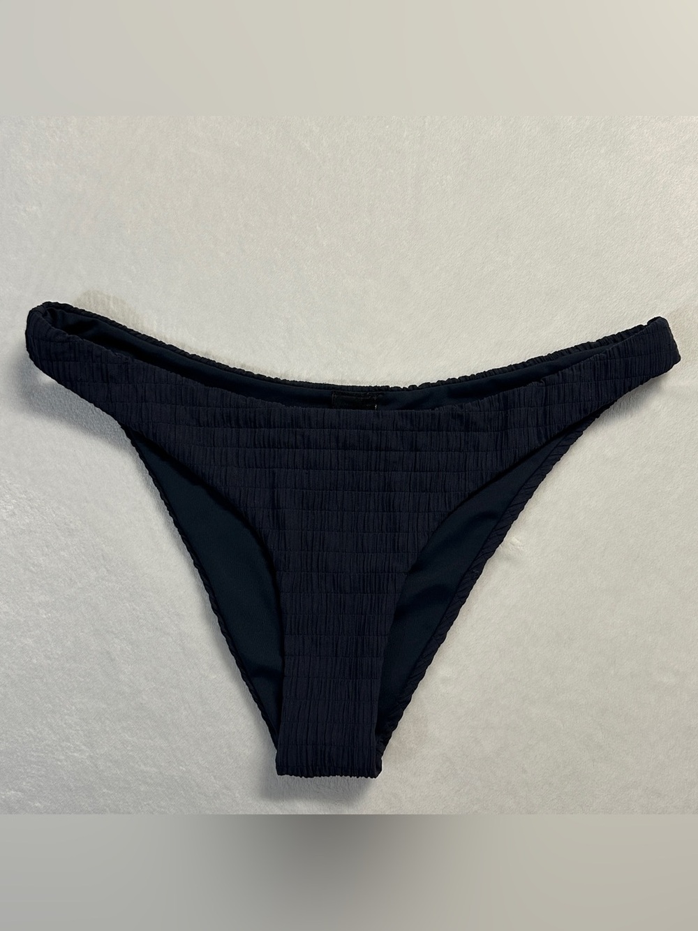 TRIANGL women's deep navy scrunched cheeky bikini bottoms, M.